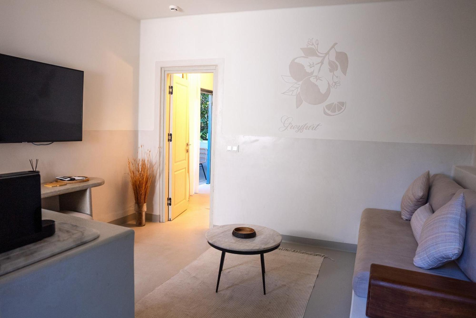 Pilos Suites Turunç Bagian luar foto