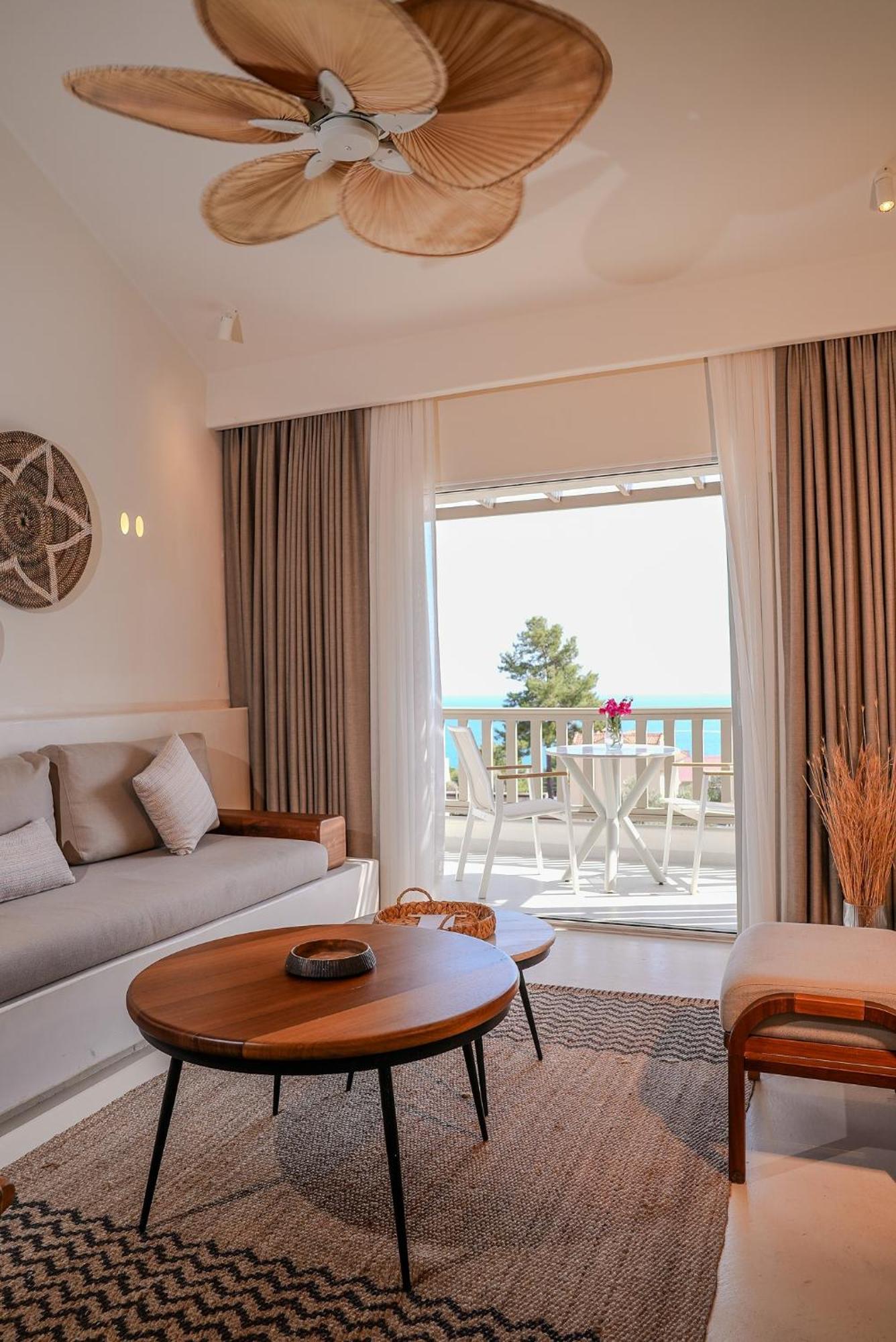 Pilos Suites Turunç Bagian luar foto